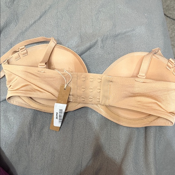 SKIMS Nude Bra - Picture 2 of 5